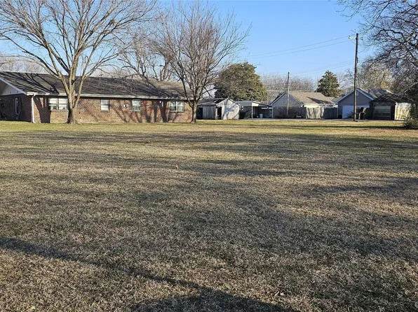 202 W 6th St, Dewey, OK 74029