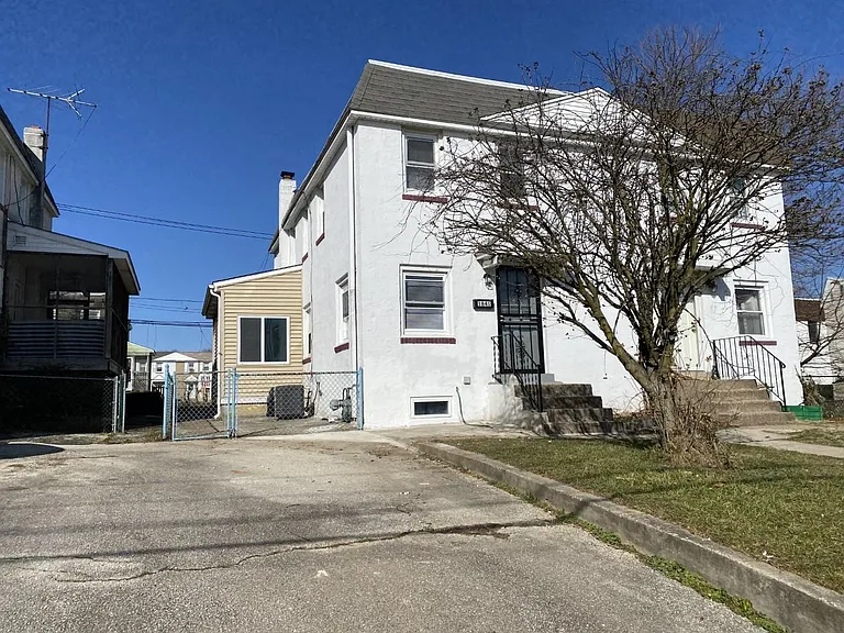 1841 Harfman Dr — Photo 2