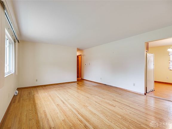 4th image of 8866 Meadowlark Dr