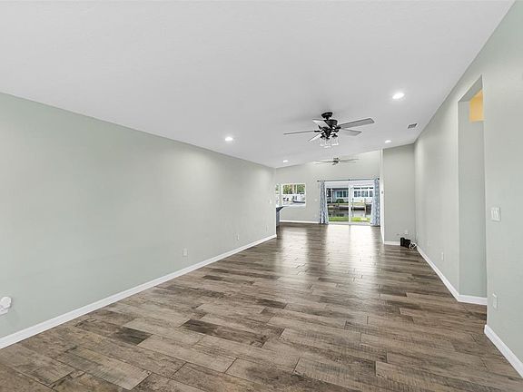 3rd image of 143 Avalon Ave