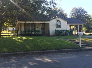 114 N Avenue Q, Clifton, TX 76634