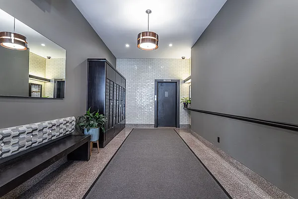 Sold by BREU CHURCHILL | media 18