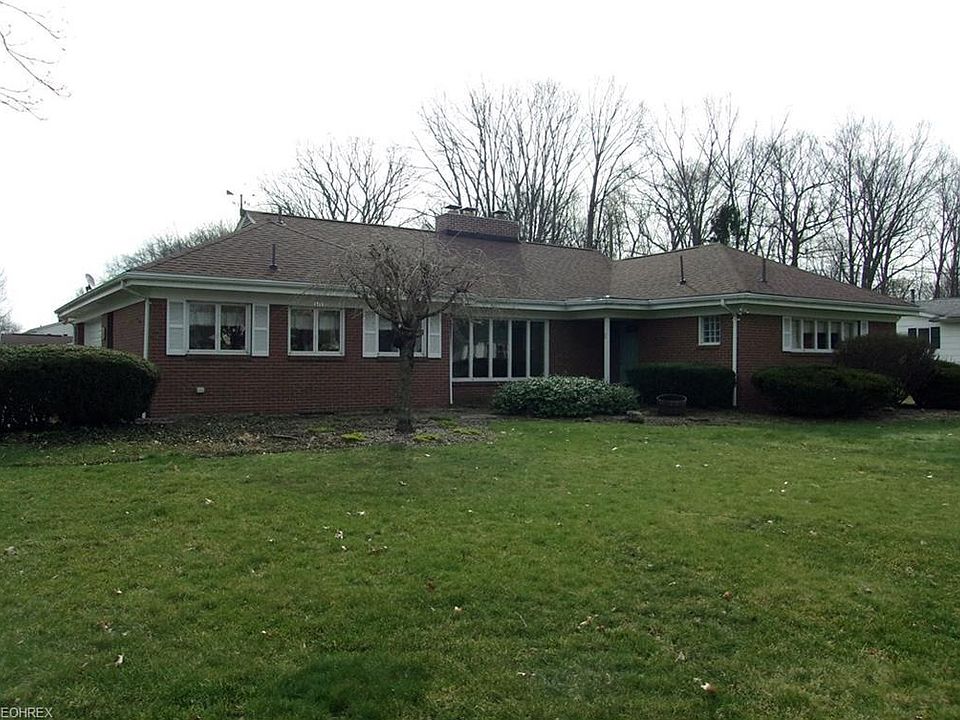 1st image of 311 Wainwood Dr SE