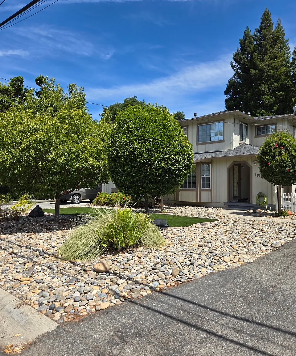 5 bed, 2200 sqft, $6,500 — Photo 2
