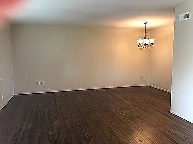 2nd image of 10560 Glenview Ave