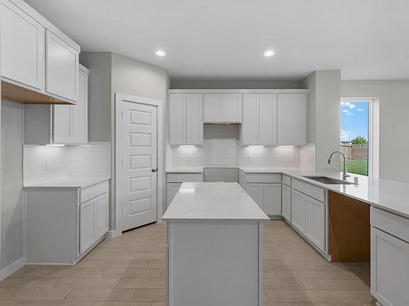3rd image of 3131 Spitfire Dr