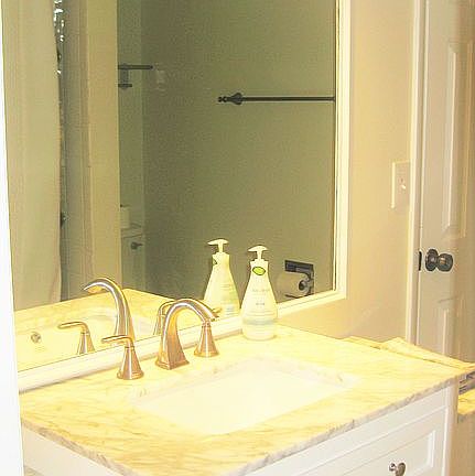 5th image of 5020 Bayshore Blvd APT 105