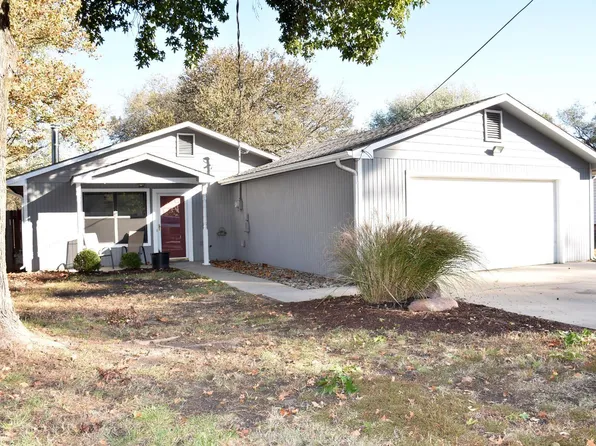717 Lake St, Lawrence, KS 66044