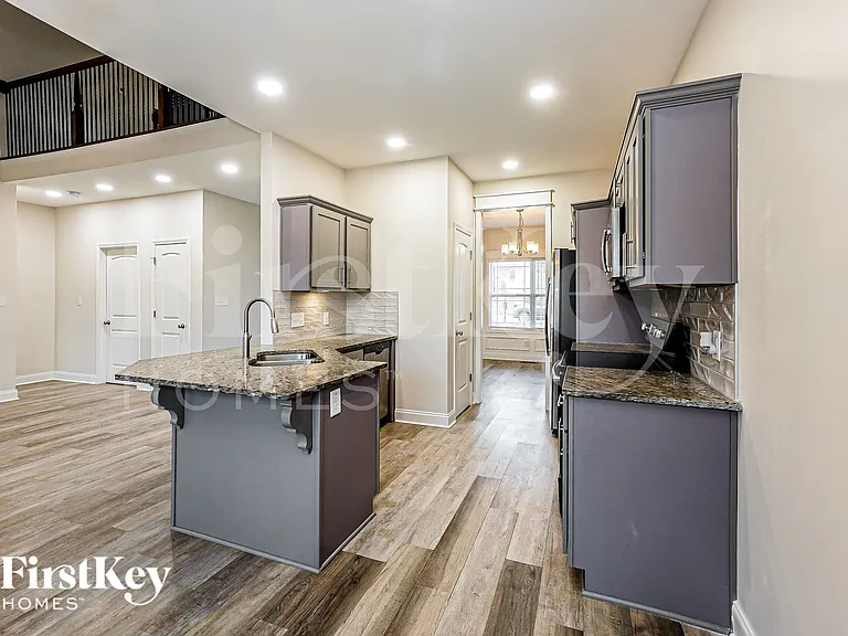 1025 Shirley Dr — Photo 8