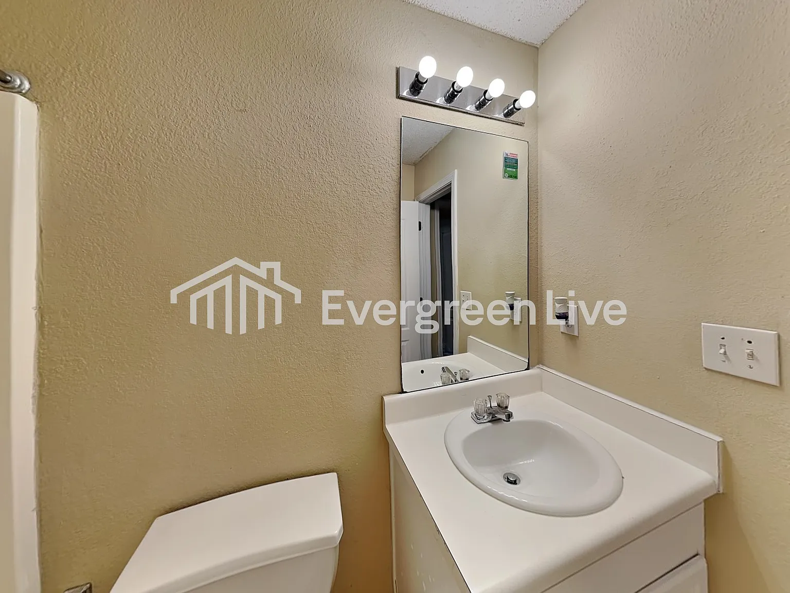 3 bed, 2.5 bath, 1456 sqft, $1,695 — Photo 3