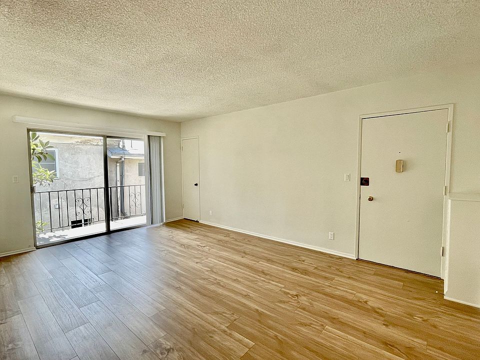 1st image of 1755 N Kenmore Ave #7