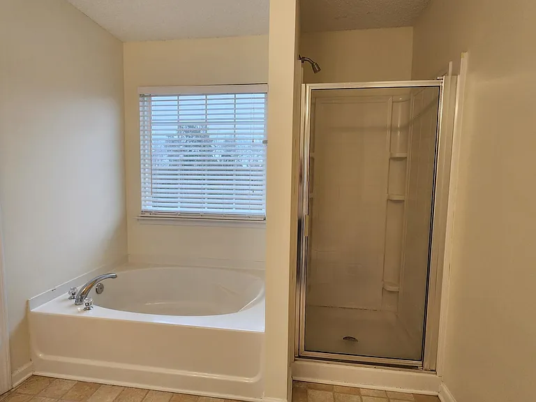 1411 Bay Overlook Dr — Photo 21