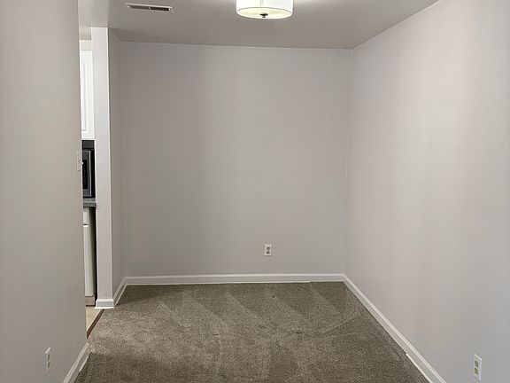 5th image of 11 Park Lane Ct