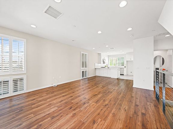 2nd image of 1533 Sullivan Ave