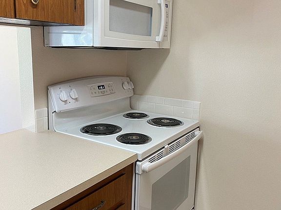 4th image of 115 NE 83rd St