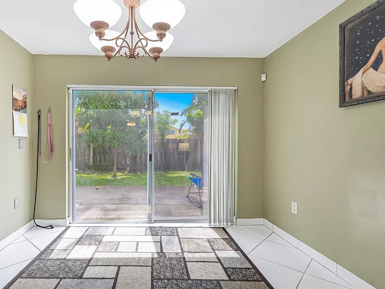 9730 SW 11th St #9730 — Photo 11