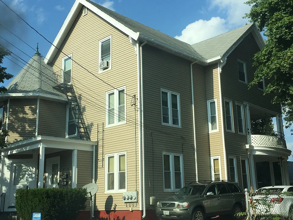 70 Lyon St #2