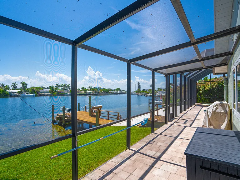 2316 S Shore Dr SE — Photo 74