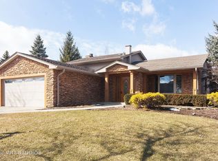 3720 N Alder Dr, Hoffman Estates, IL 60192