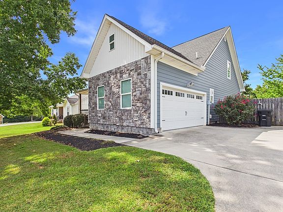 3rd image of 133 Timber Creek Dr