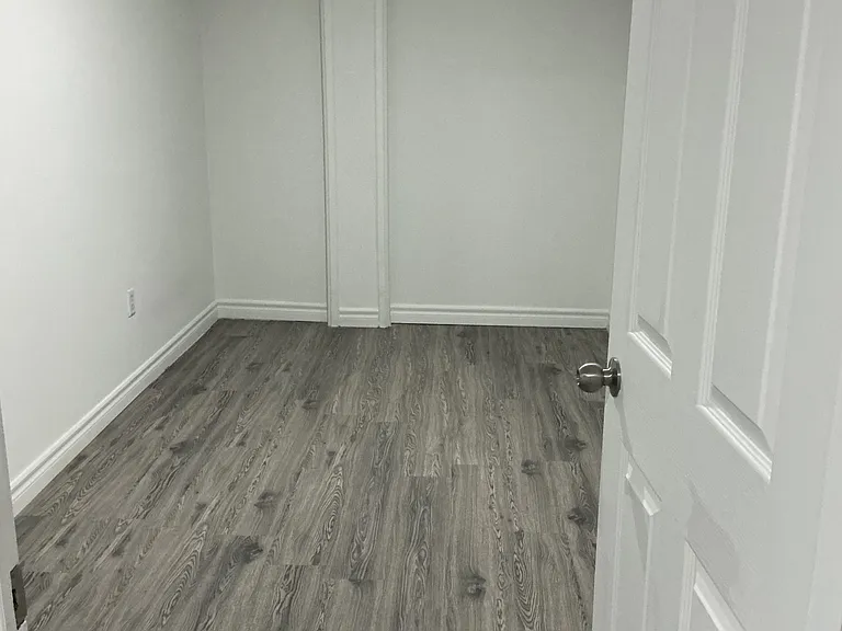 88 Casabel Dr #BASEMENT — Photo 13