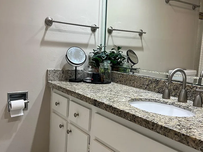 2751 N Palm Aire Dr #402 — Photo 7