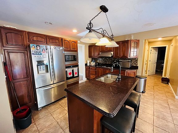 3rd image of 216 Skyview Dr