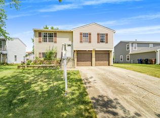 20027 S Rosewood Dr, Frankfort, IL 60423