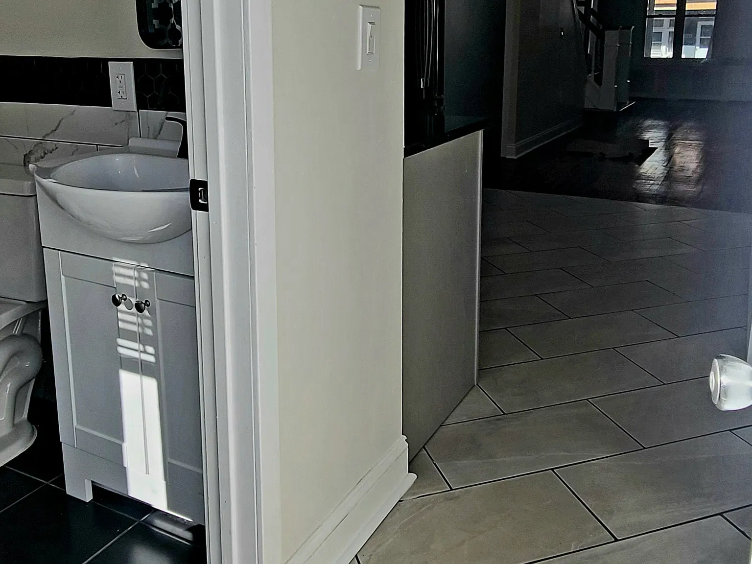 6038 Irving St — Photo 3
