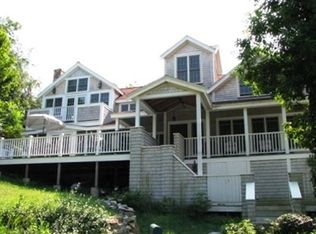 39 Vine St, Gloucester, MA 01930