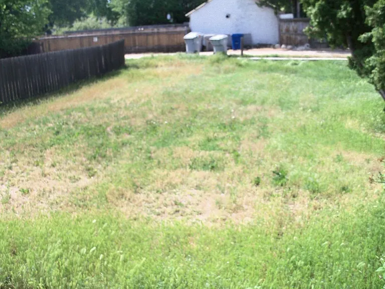 405 W Hazel St — Photo 7