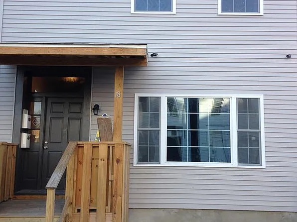 18 101st St, Troy, NY 12180