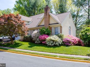 10002 Beacon Pond Ln, Burke, VA 22015