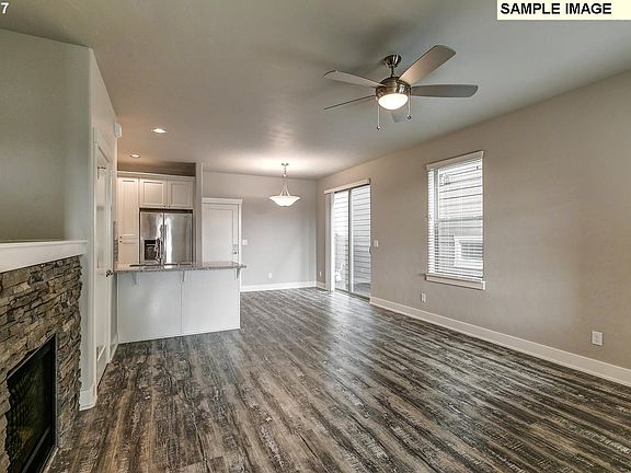 2nd image of 866 SE Bacarra St
