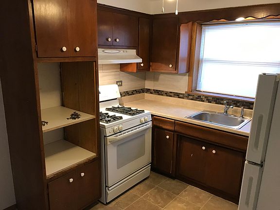 3rd image of 2741 N Laramie Ave