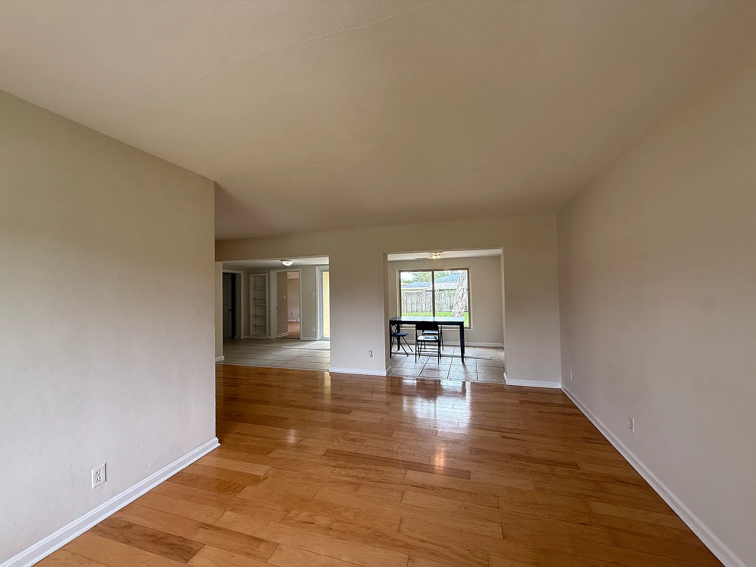 494 Arricola Ave — Photo 2