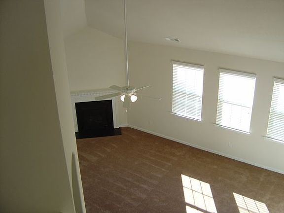 4th image of 204 Collingwood Ln