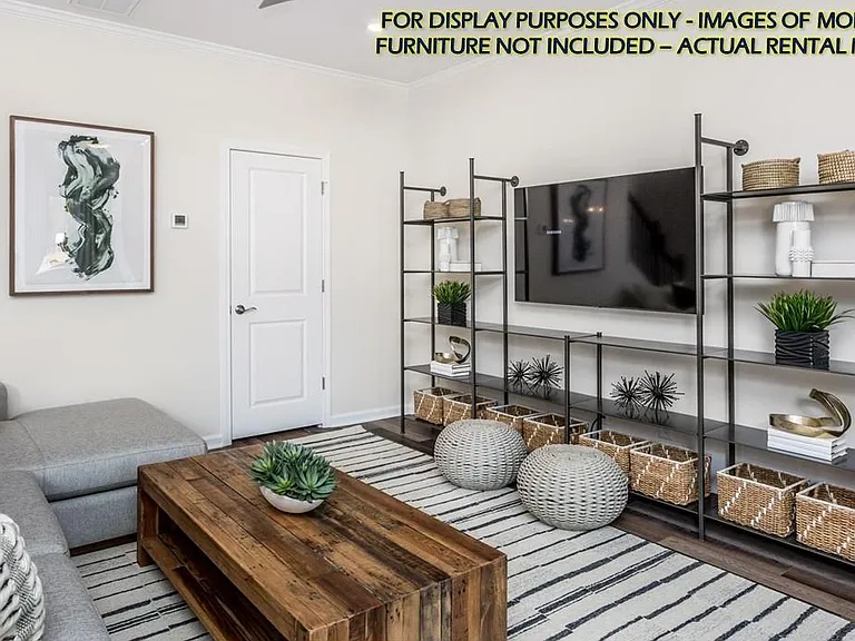 1012 Citadel Ave — Photo 4