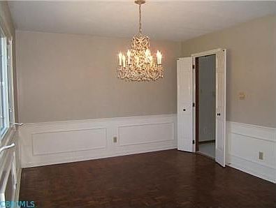 5th image of 1209 Clubview Blvd N