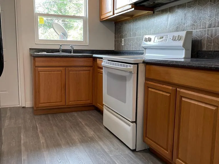 1522 Penny Ave — Photo 4