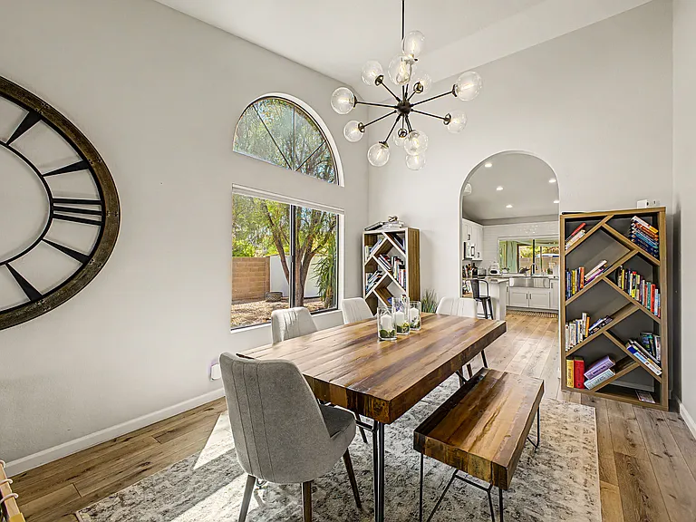1911 E Belmont Dr — Photo 10