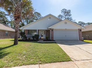 935 Lajolla Ln, Mary Esther, FL 32569