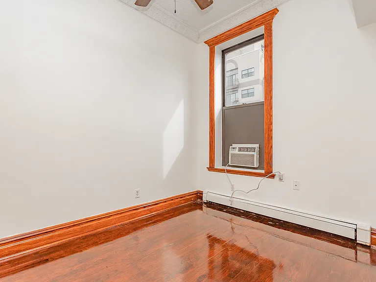 1079 Broadway #2B — Photo 10