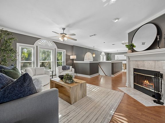 3rd image of 2318 Dana Dr