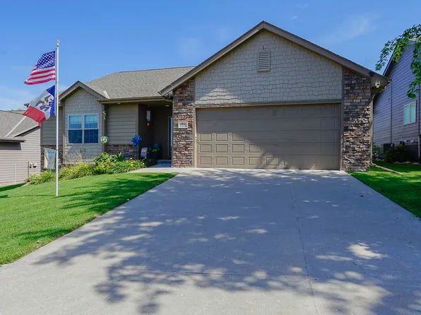 1311 N Larchmont Dr, Council Bluffs, IA 51503