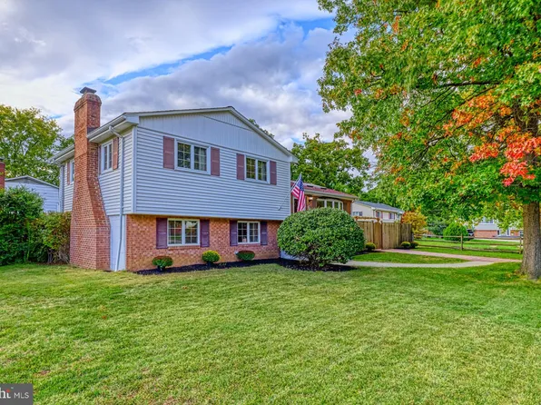 2500 Saint John Pl, Alexandria, VA 22311