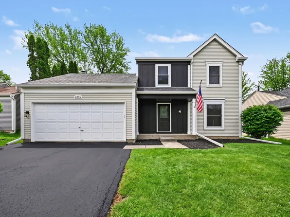 3252 Gresham Ln E, Aurora, IL 60504
