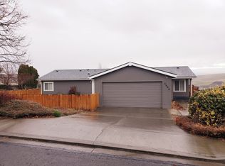 3006 SW River View Dr, Pendleton, OR 97801
