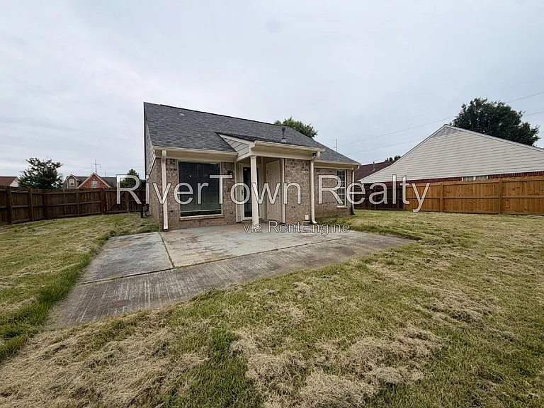10570 Pecan View Dr — Photo 23