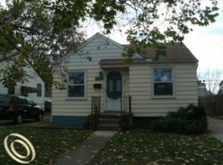 1911 Paris Ave, Lincoln Park, MI 48146
